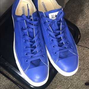 Blue men’s converse